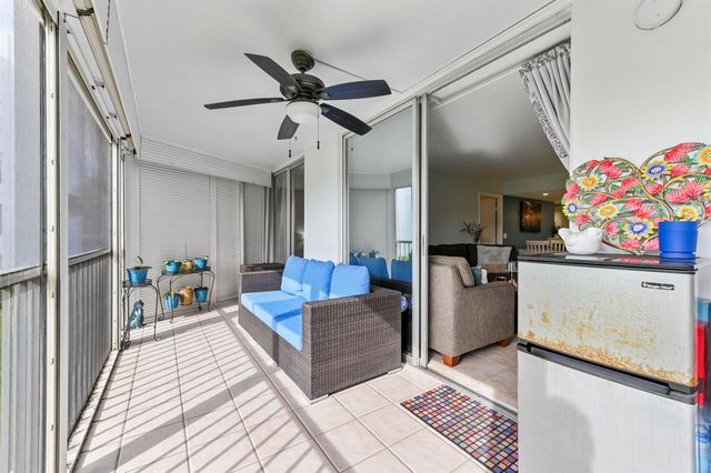198 NW 67th Street 207, Boca Raton, FL 33487