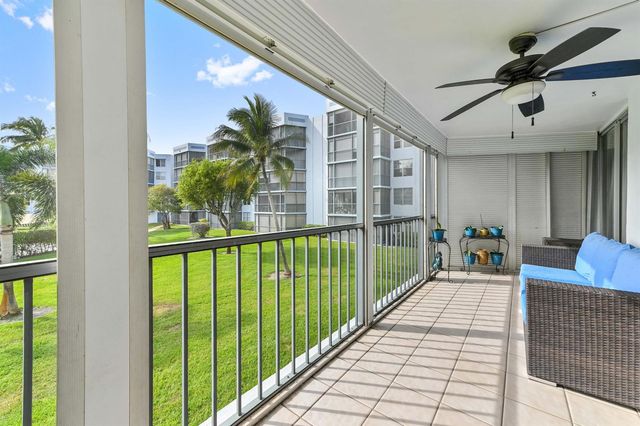 198 NW 67th Street 207, Boca Raton, FL 33487
