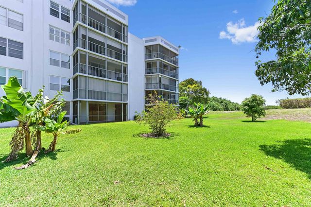 198 NW 67th Street 207, Boca Raton, FL 33487