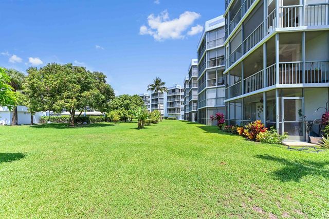 198 NW 67th Street 207, Boca Raton, FL 33487