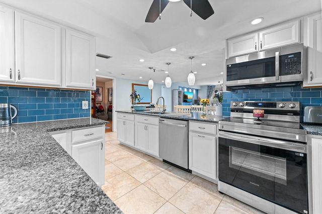 198 NW 67th Street 207, Boca Raton, FL 33487