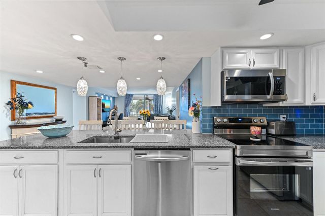 198 NW 67th Street 207, Boca Raton, FL 33487