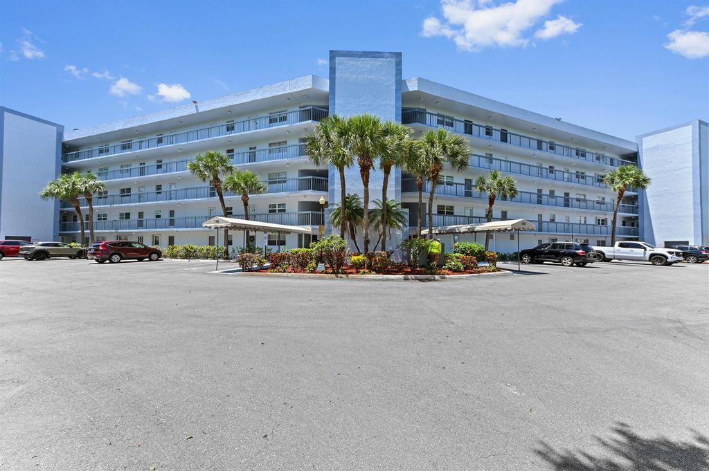 198 NW 67th Street 207, Boca Raton, FL 33487