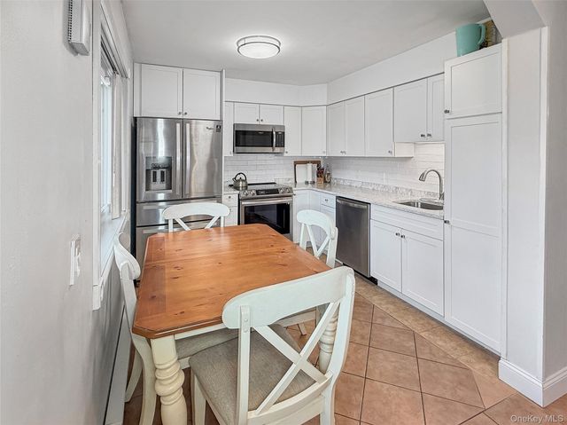 5608 Chelsea Cove N, Hopewell Junction, NY 12533