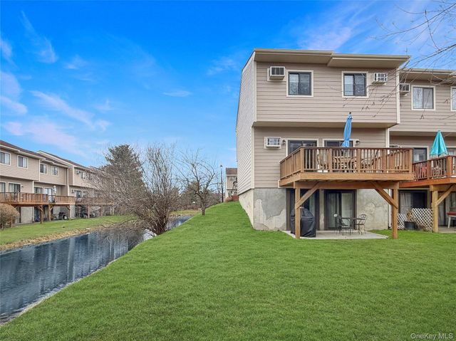 5608 Chelsea Cove N, Hopewell Junction, NY 12533