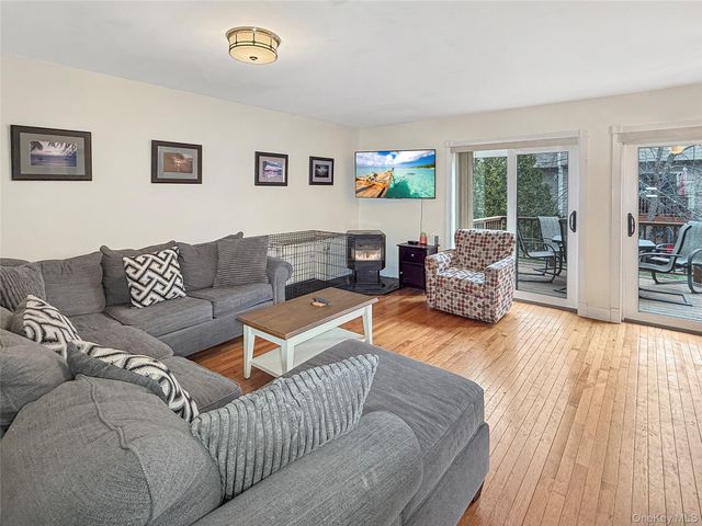 5608 Chelsea Cove N, Hopewell Junction, NY 12533