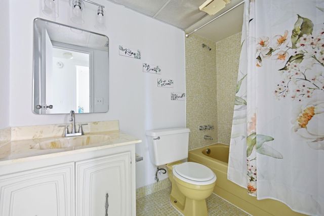 2801 Somerset Drive 401, Lauderdale Lakes, FL 33311