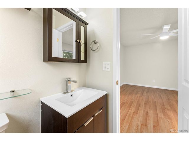 1102 Nucla St, Aurora, CO 80011