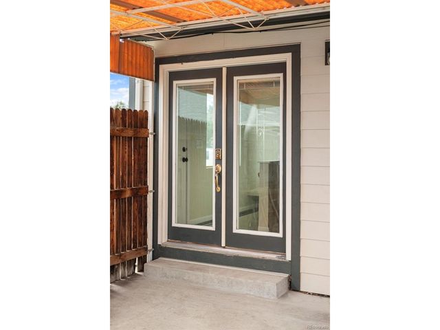 1102 Nucla St, Aurora, CO 80011