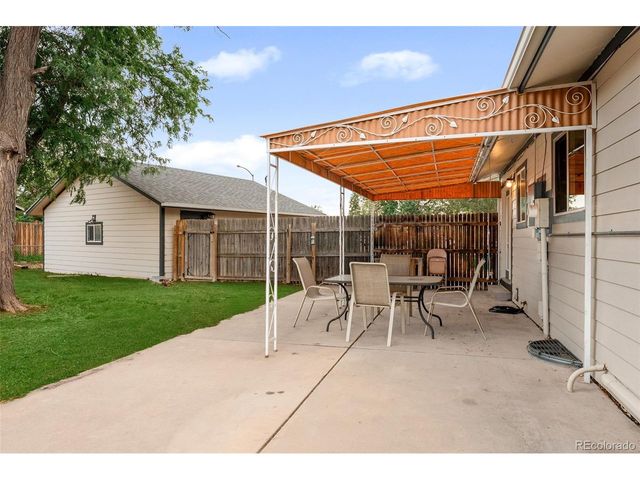 1102 Nucla St, Aurora, CO 80011