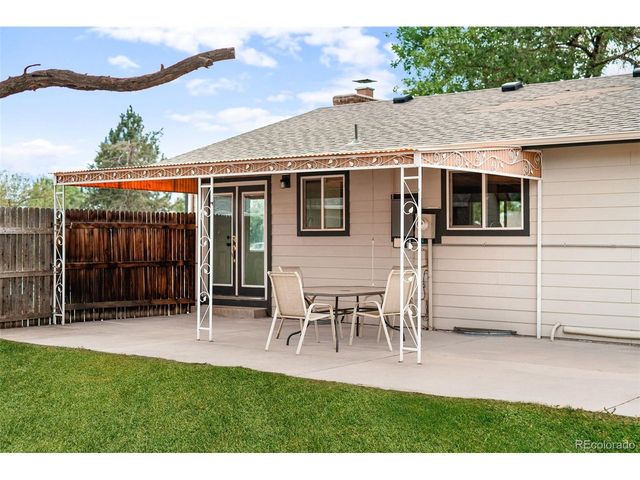 1102 Nucla St, Aurora, CO 80011