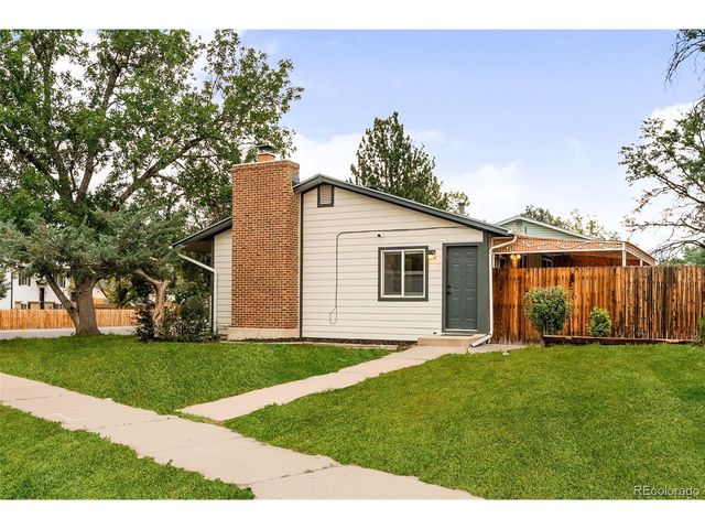 1102 Nucla St, Aurora, CO 80011
