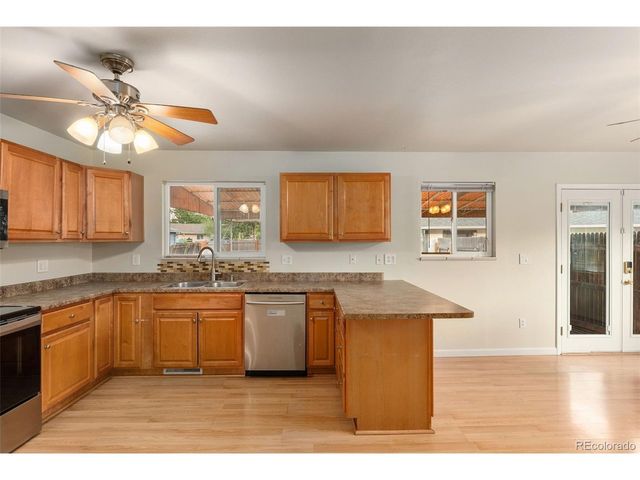 1102 Nucla St, Aurora, CO 80011