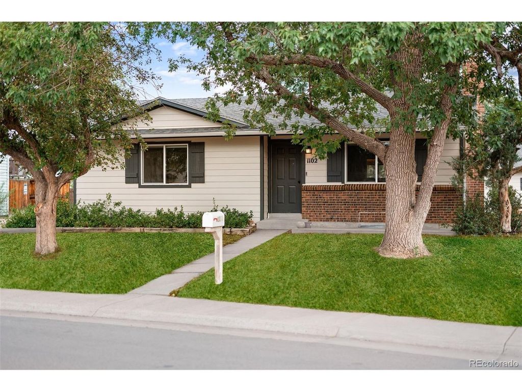 1102 Nucla St, Aurora, CO 80011