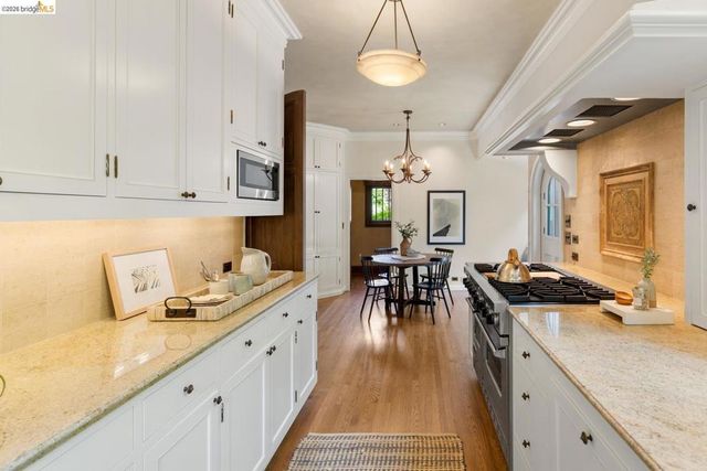 1411 Hawthorne Terr, Berkeley, CA 94708