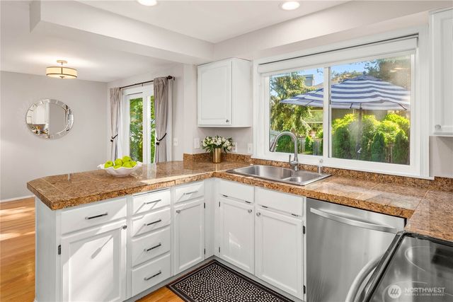 24201 38th Place SE, Sammamish, WA 98029