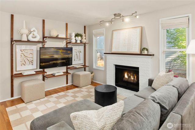 24201 38th Place SE, Sammamish, WA 98029