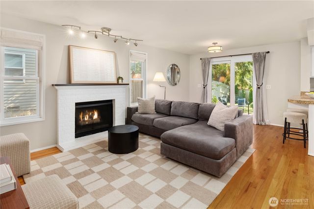 24201 38th Place SE, Sammamish, WA 98029