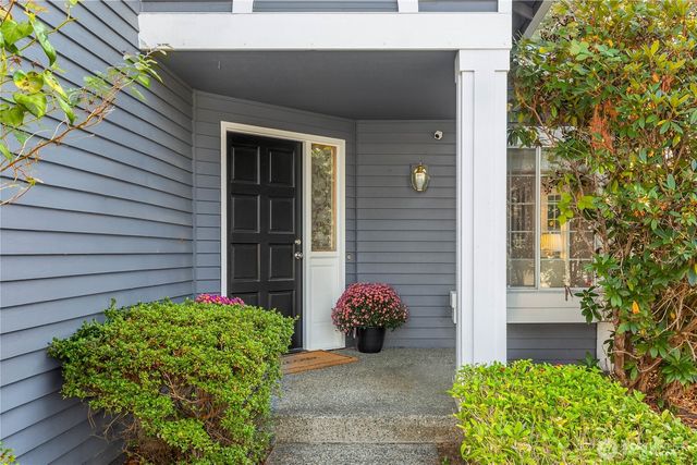 24201 38th Place SE, Sammamish, WA 98029