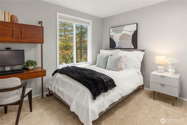 24201 38th Place SE, Sammamish, WA 98029