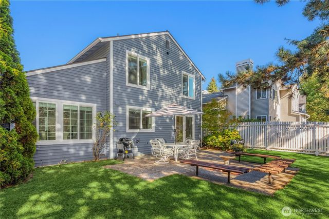 24201 38th Place SE, Sammamish, WA 98029