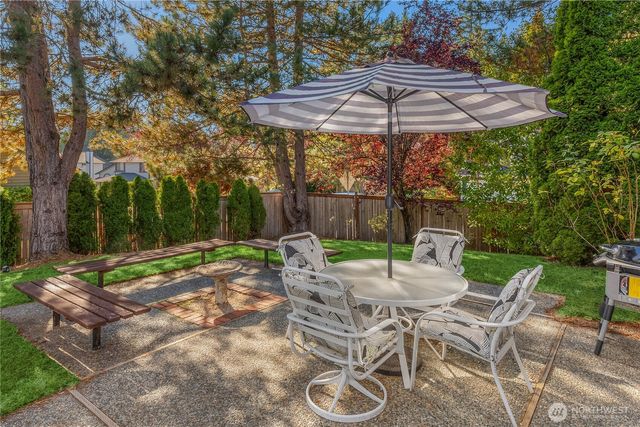 24201 38th Place SE, Sammamish, WA 98029