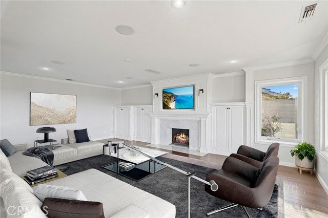 2633 Buckeye Street, Newport Beach, CA 92660