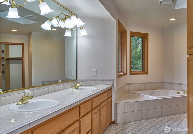 36119 249th Avenue SE, Enumclaw, WA 98022