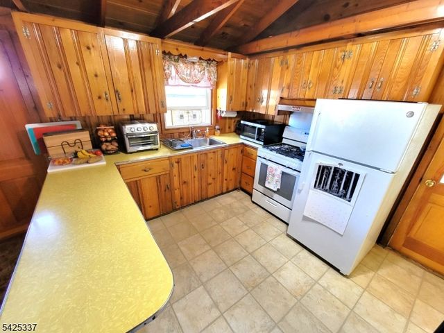 50 Alder Ter, Wantage Twp., NJ 07461