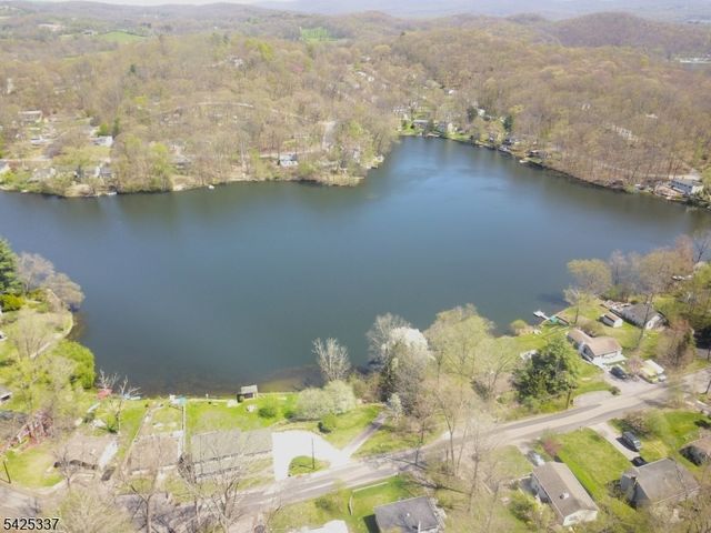 50 Alder Ter, Wantage Twp., NJ 07461