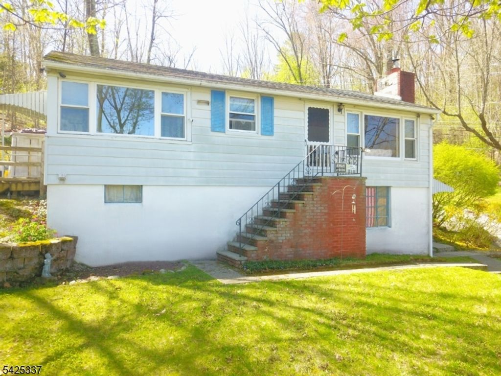 50 Alder Ter, Wantage Twp., NJ 07461