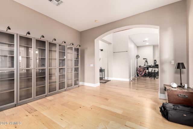 2886 E WASHINGTON Avenue, Gilbert, AZ 85234