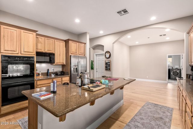 2886 E WASHINGTON Avenue, Gilbert, AZ 85234