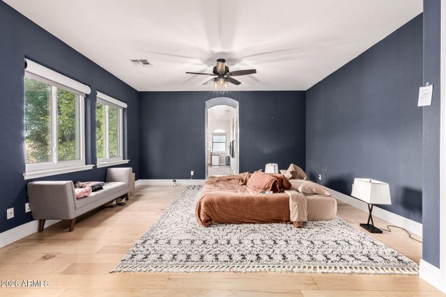 2886 E WASHINGTON Avenue, Gilbert, AZ 85234