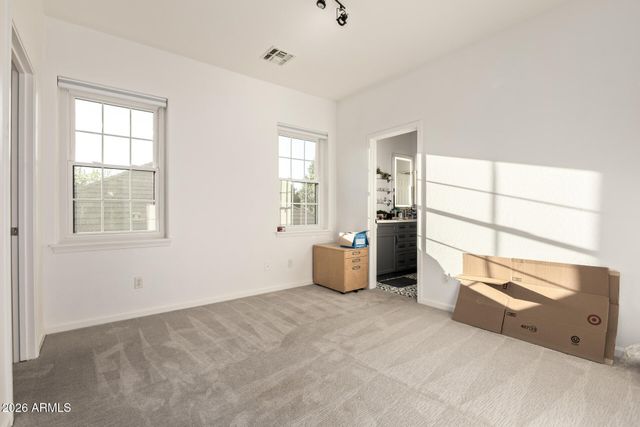 2886 E WASHINGTON Avenue, Gilbert, AZ 85234