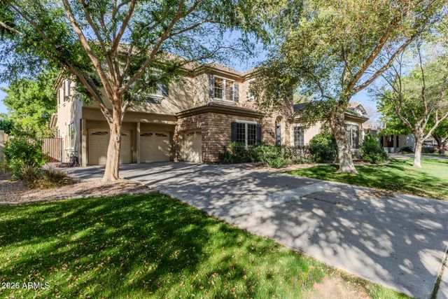 2886 E WASHINGTON Avenue, Gilbert, AZ 85234