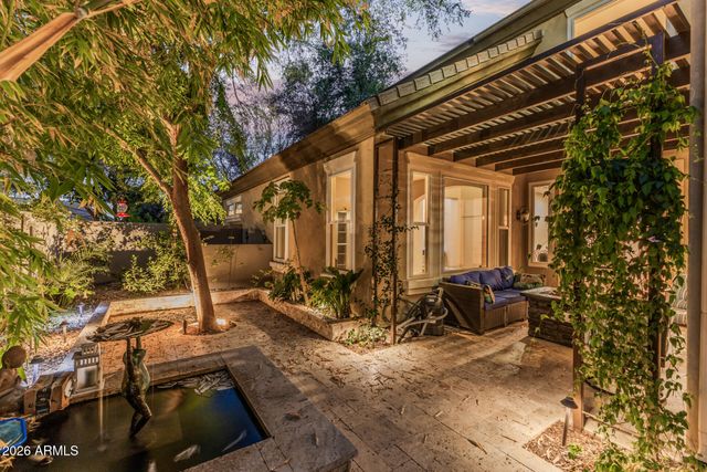 2886 E WASHINGTON Avenue, Gilbert, AZ 85234