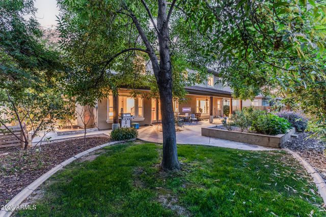 2886 E WASHINGTON Avenue, Gilbert, AZ 85234