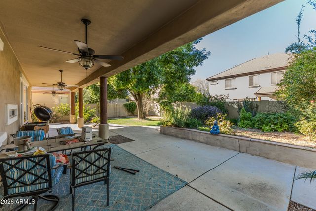 2886 E WASHINGTON Avenue, Gilbert, AZ 85234