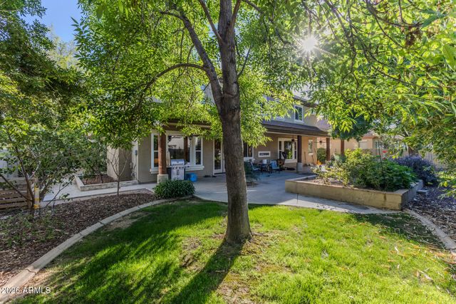 2886 E WASHINGTON Avenue, Gilbert, AZ 85234