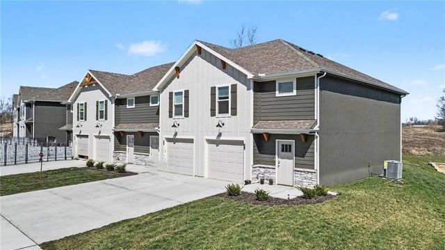 504 Pine Drive, Odessa, MO 64076