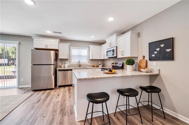 504 Pine Drive, Odessa, MO 64076