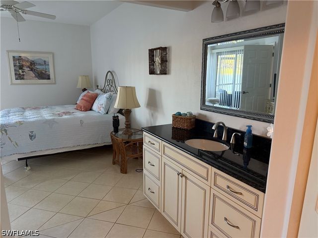 13070 Amberley CT 902, Bonita Springs, FL 34135