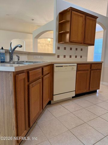 992 HYANNIS PORT Drive, Jacksonville, FL 32225