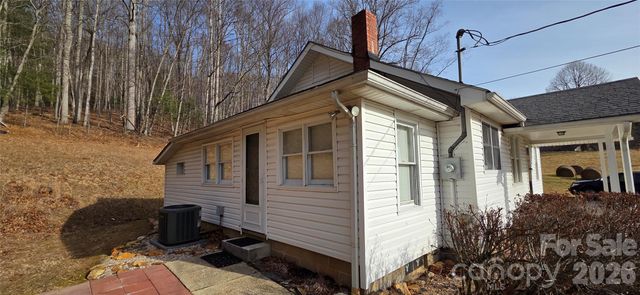 212 Old Dale Road, Spruce Pine, NC 28777