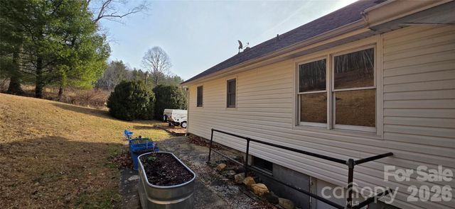 212 Old Dale Road, Spruce Pine, NC 28777