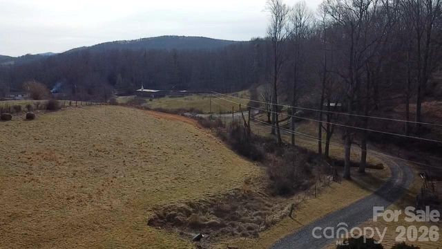212 Old Dale Road, Spruce Pine, NC 28777