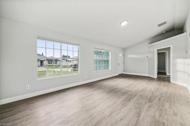 2701 SW 8th CT, Cape Coral, FL 33914