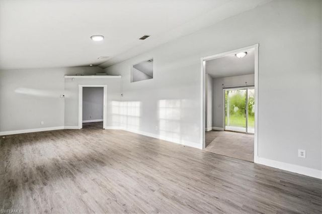 2701 SW 8th CT, Cape Coral, FL 33914