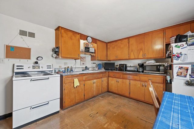3876 E Morris AVENUE, Cudahy, WI 53110